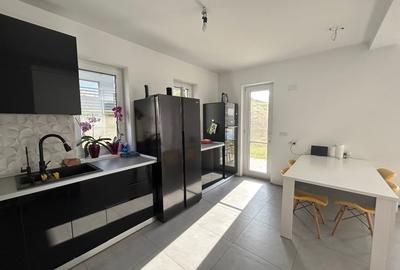 Duplex cu 4 camere cu Canalizare în Florești - 4