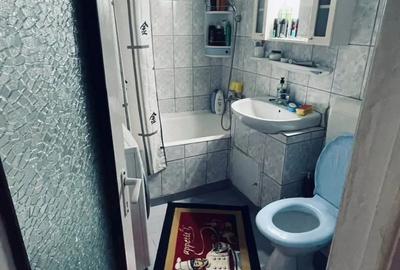 De vanzare apartament decomandat cu 3 camere - 4
