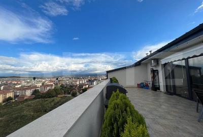Apartament cu 3 camere semidecomandat în Central - 1