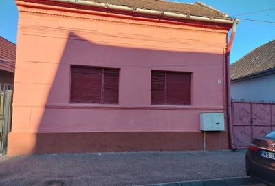 Casă cu 4 camere în Ultracentral