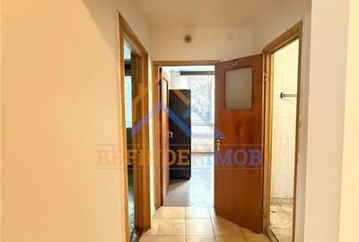 Vanzare apartament 3 camere, decomandat, etaj 1 zona Drumul Taberei - 3