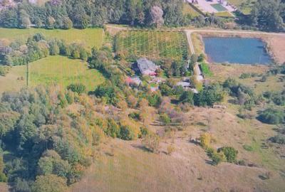 Casă cu 4 camere în Corbi