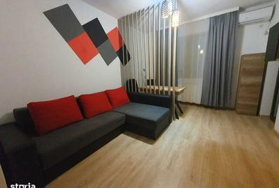 Apartament cu 3 camere semidecomandat în Berceni