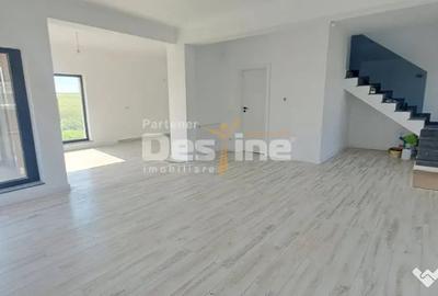 Casă cu 4 camere cu Teren 350 Mp în Miroslava - 1