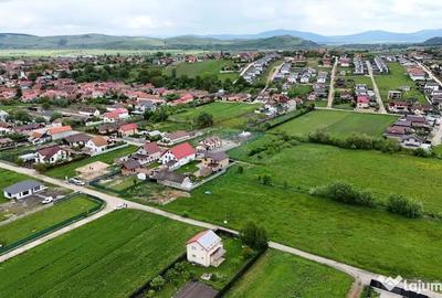 Teren de 1000 mp, în Bod - 8