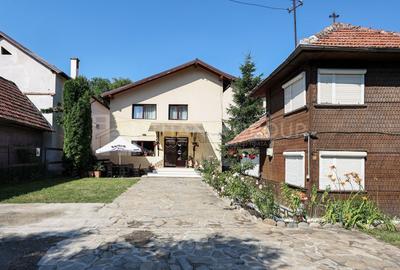 Casă individuală cu 11 camere cu Canalizare în Bran - 2