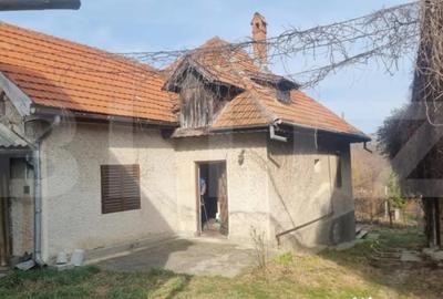 Casă cu 4 camere cu Teren 2800 Mp în Central - 4