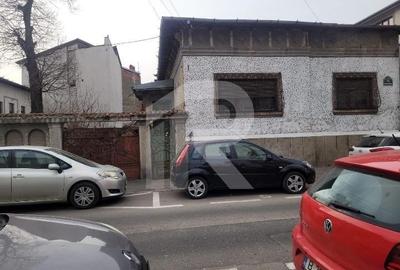 Casa centrala, singur curte - Cosbuc, Casa Poporului, Parcul Carol,  s.t. 468 mp