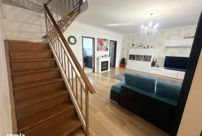 Casă cu 4 camere cu Canalizare în Central