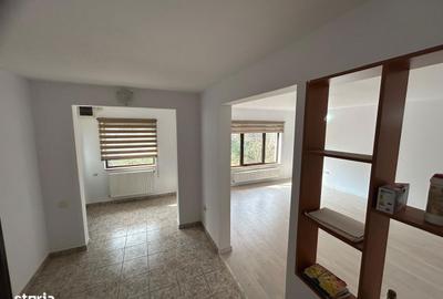 Casă cu 4 camere cu Teren 300 Mp în Central