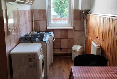 Apartament cu 3 camere decomandat în Dâmbu Pietros - 2