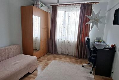 Apartament cu 3 camere decomandat în Tei - 2