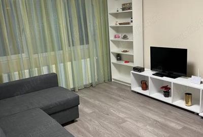 Apartament cu 3 camere semidecomandat în Central - 2