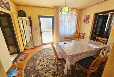 Casă spațioasă cu 9 camere în Strejnicu – pentru locuință, birouri - 49