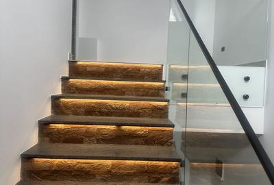 Spațiu comercial, de 123 mp, în Central - 10
