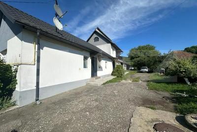 Casă cu 4 camere cu Teren 2292 Mp în Gherla - 2