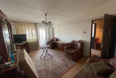 Apartament cu 3 camere decomandat în Sărari - 10