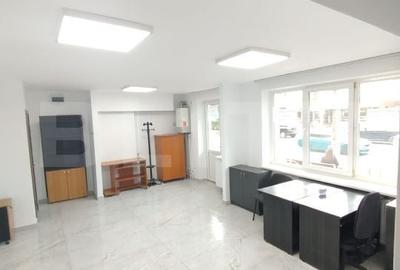Spațiu comercial, de 46 mp, în Central - 2