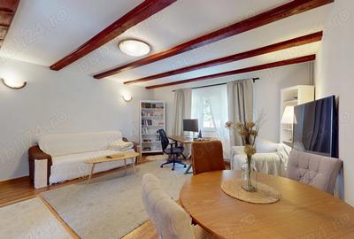 Casa cu curte si gradina, recent renovata, zona linistita, la 15 minute de Brasov - 1