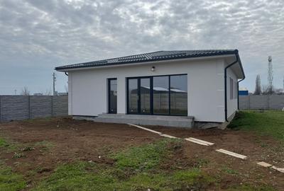 Casă individuală cu 5 camere cu Canalizare în Tunari - 1