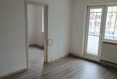 Apartament cu 2 camere decomandat în Exterior Vest - 2