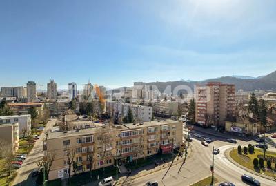 Apartament cu 4 camere decomandat în 13 Decembrie - 23