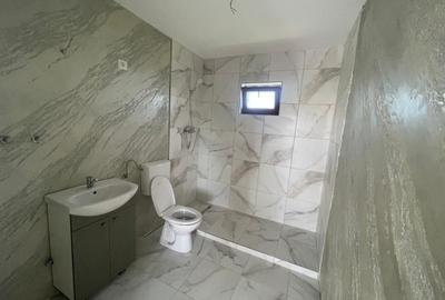 Casă cu 2 camere cu Teren 700 Mp în Piscu - 1
