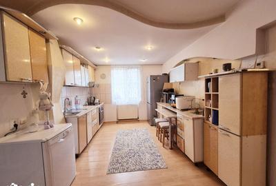 Apartament cu 4 camere semidecomandat în Precista - 8