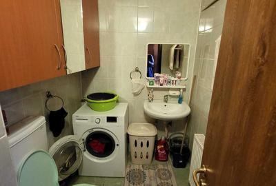 Apartament cu 3 camere decomandat în Sud