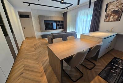 Apartament cu 2 camere semidecomandat, mobilat în Aradului