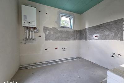 Casă cu 5 camere cu Teren 300 Mp în Central