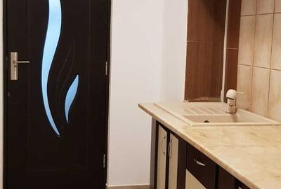 Apartament cu 2 camere semidecomandat în Dobroești