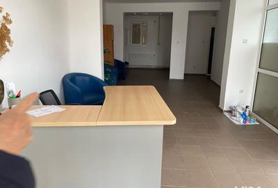 Casă cu 5 camere cu Teren 100 Mp în Central - 1