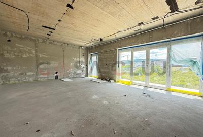 Apartament cu 3 camere semidecomandat în Europa - 1