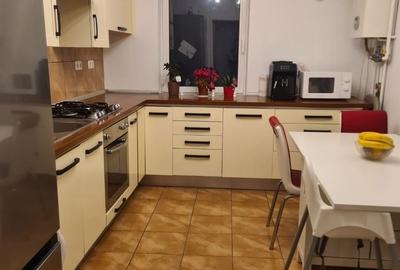 Apartament cu 3 camere în Central