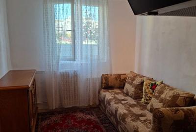 Garsonieră decomandată, mobilată în UTA