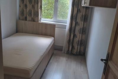 Apartament cu 3 camere semidecomandat în Alexandru cel Bun