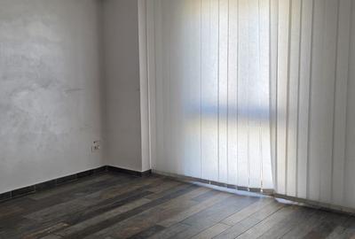 Apartament cu 3 camere decomandat în Centrul Istoric