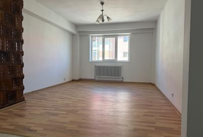 Apartament cu 3 camere decomandat în Central - 5
