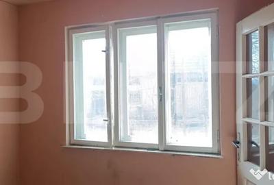 Casă cu 3 camere cu Teren 1900 Mp în Central