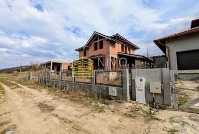 Casă individuală cu 6 camere cu Teren 821 Mp în Ernei - 1