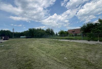 Teren de 2000 mp, în Central
