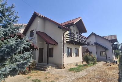 Casă cu 8 camere cu Canalizare în Exterior Nord