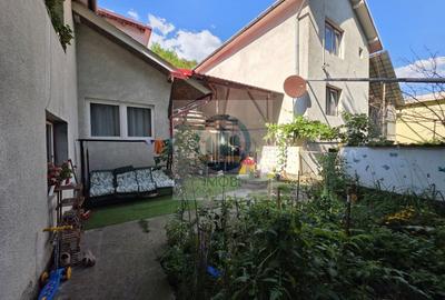 Casă individuală cu 4 camere cu Canalizare în Aurel Vlaicu