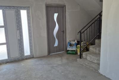 Casă cu Teren 236 Mp în Lumina