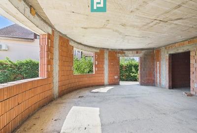 Casă cu 9 camere cu Teren 980 Mp în Zimandu Nou