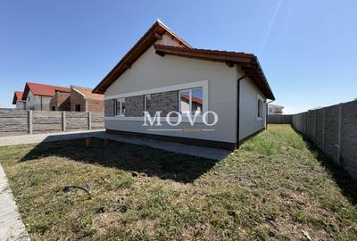 Casă individuală cu 4 camere cu Canalizare în Moșnița Nouă