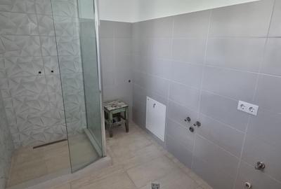 Casă cu 4 camere cu Teren 200 Mp în Central