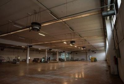Spațiu industrial, de 3,700 mp, în Plopi - 2