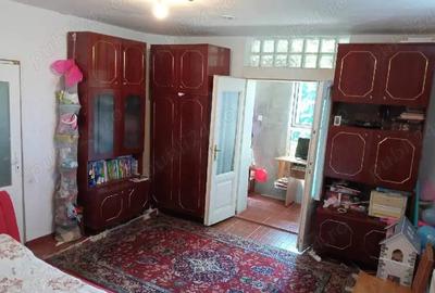 Casă cu 3 camere în Central